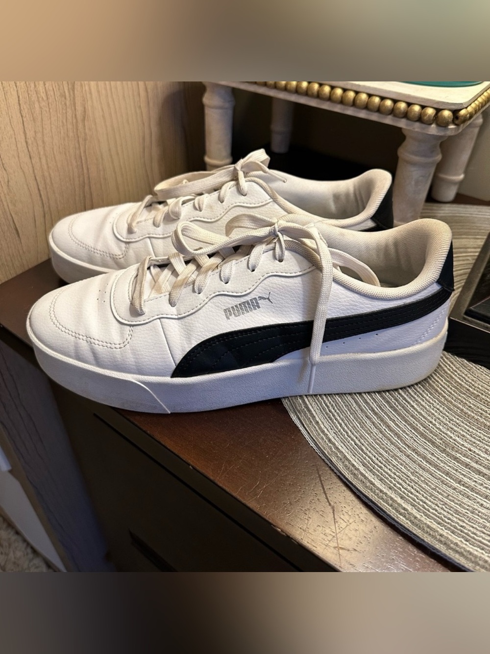 Puma White Sneakers with Black Formstrip